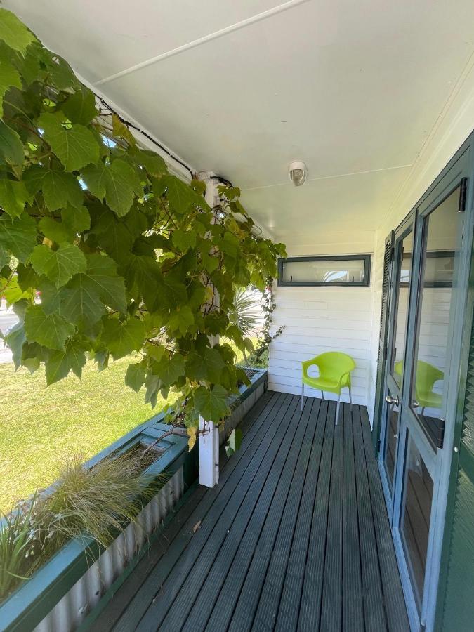 Peppertree Lodge & Backpackers Paihia Exterior photo