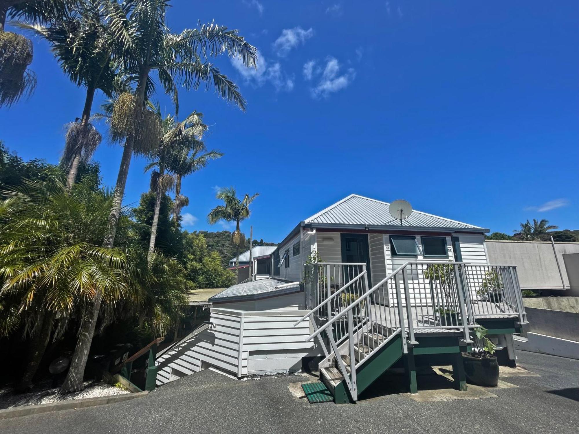 Peppertree Lodge & Backpackers Paihia Exterior photo