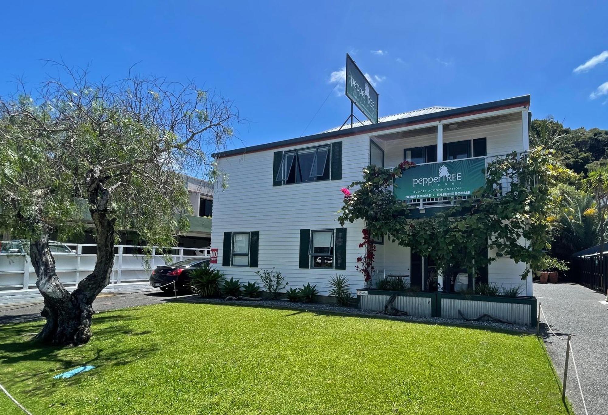 Peppertree Lodge & Backpackers Paihia Exterior photo