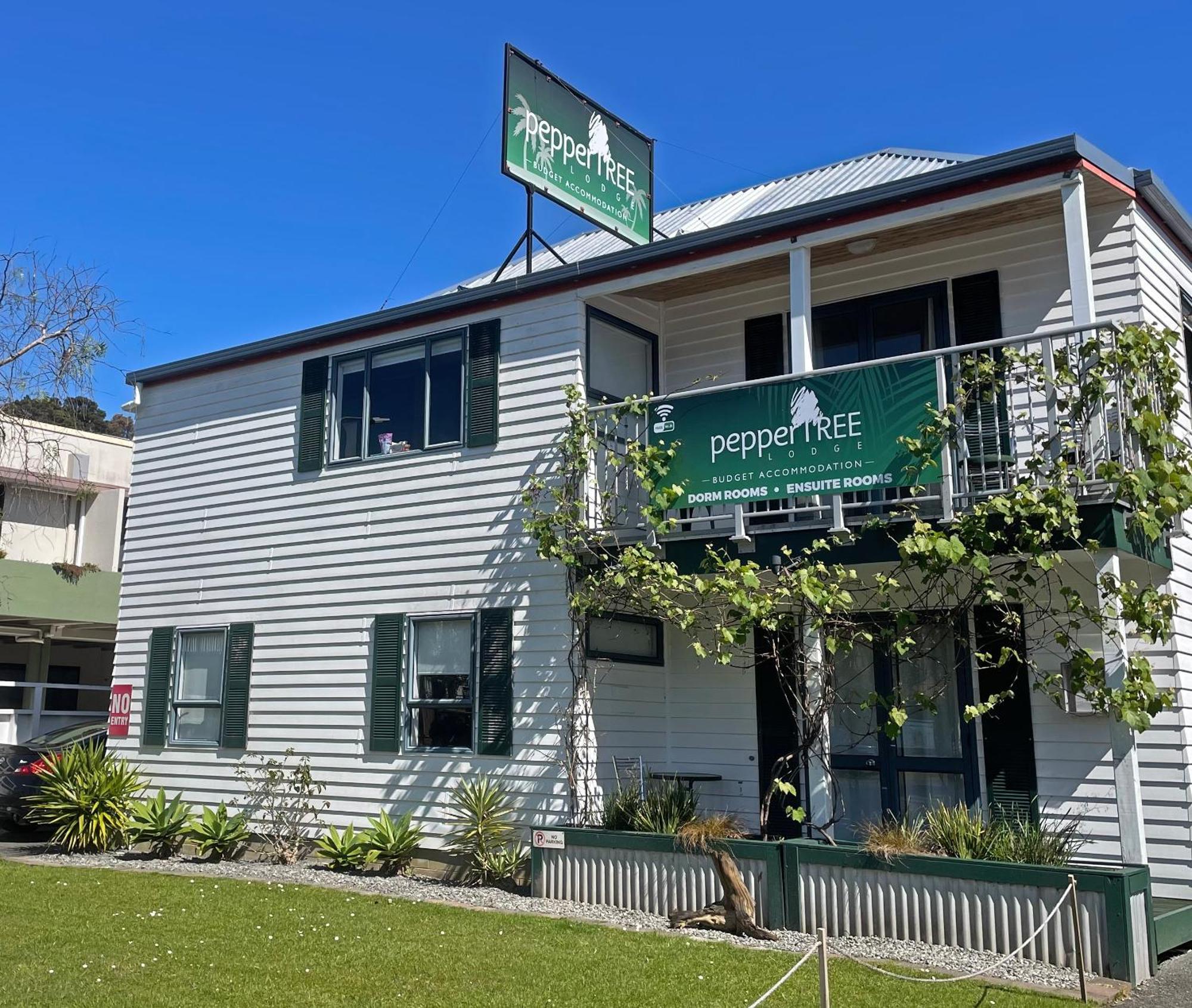 Peppertree Lodge & Backpackers Paihia Exterior photo